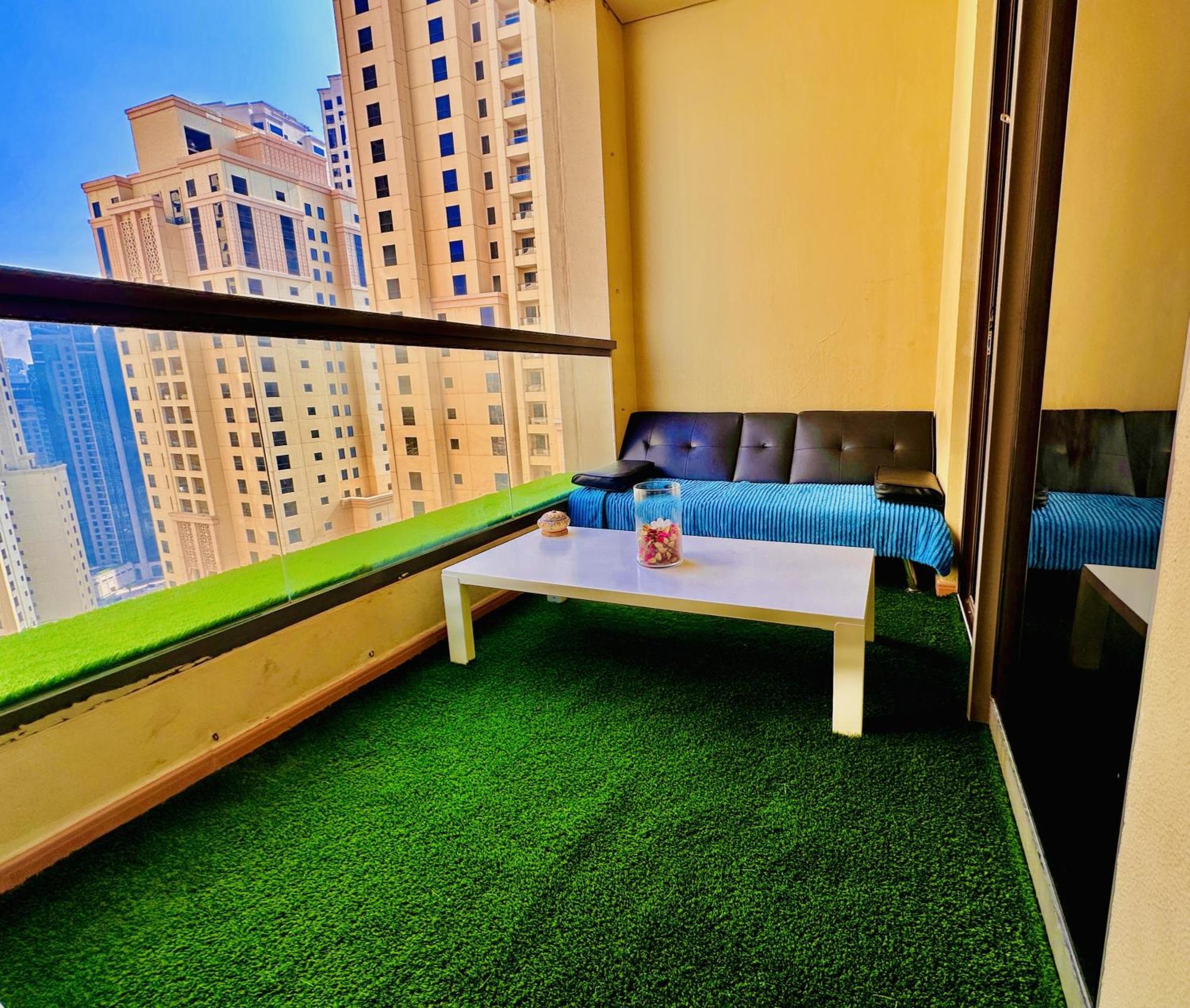 The Aero Hostel Dubai Exterior foto